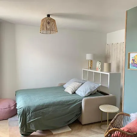 Apartment .surfin' La Chaume. *